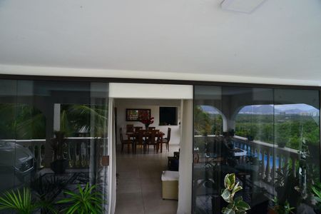 Casa de condomínio para alugar com 1200m², 5 quartos e 3 vagasSala Inferior