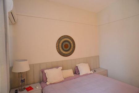 Casa de condomínio para alugar com 1200m², 5 quartos e 3 vagasSuíte