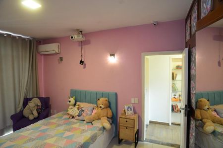 Casa de condomínio para alugar com 1200m², 5 quartos e 3 vagasQuarto 3