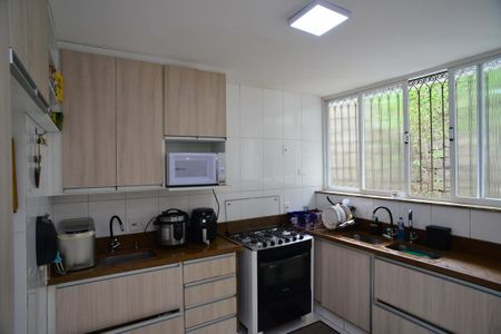 Casa de condomínio para alugar com 1200m², 5 quartos e 3 vagasCozinha