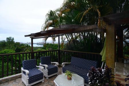 Casa de condomínio para alugar com 1200m², 5 quartos e 3 vagasChurrasqueira