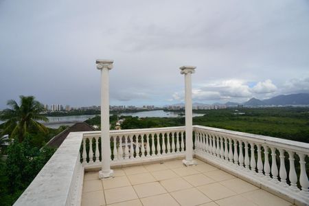 Casa de condomínio para alugar com 1200m², 5 quartos e 3 vagasVaranda Suíte