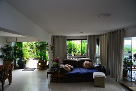 Casa de condomínio para alugar com 1200m², 5 quartos e 3 vagasSala Inferior