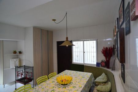 Casa de condomínio para alugar com 1200m², 5 quartos e 3 vagasCozinha