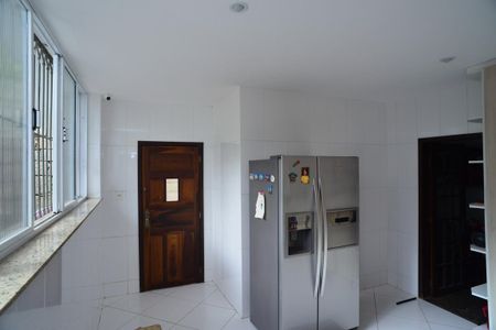 Casa de condomínio para alugar com 1200m², 5 quartos e 3 vagasCozinha