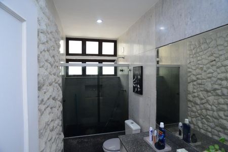 Casa de condomínio para alugar com 1200m², 5 quartos e 3 vagasBanheiro Social