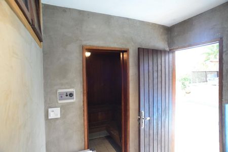 Casa de condomínio para alugar com 1200m², 5 quartos e 3 vagasSauna