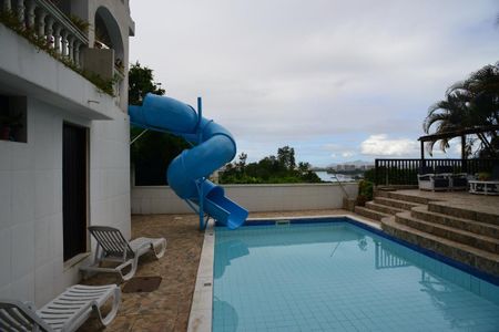 Casa de condomínio para alugar com 1200m², 5 quartos e 3 vagasPiscina