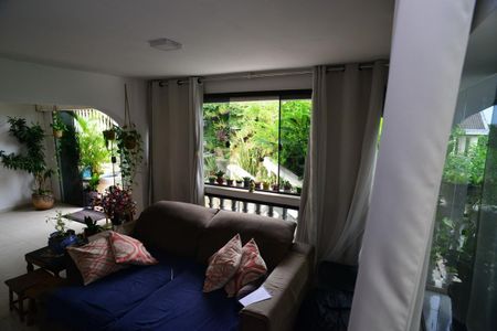 Casa de condomínio para alugar com 1200m², 5 quartos e 3 vagasSala Inferior