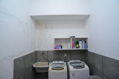 Casa de condomínio para alugar com 1200m², 5 quartos e 3 vagasLavanderia