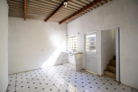 Casa para alugar com 80m², 1 quarto e sem vaga Casa para alugar com 80m², 1 quarto e sem vagaSala