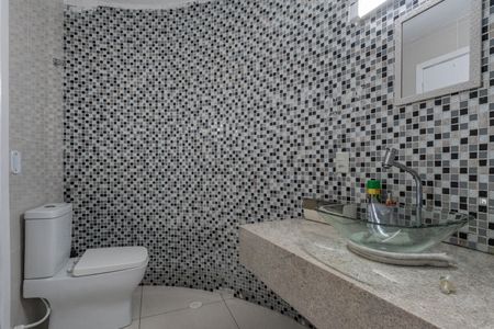 Casa à venda com 600m², 5 quartos e 4 vagasBanheiro 4