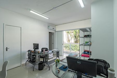 Casa à venda com 600m², 5 quartos e 4 vagasSuíte