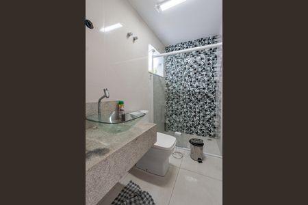 Casa à venda com 600m², 5 quartos e 4 vagasBanheiro 3