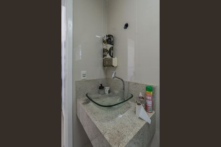 Casa à venda com 600m², 5 quartos e 4 vagasBanheiro 3