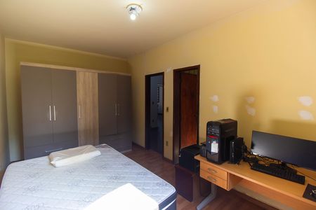 Casa à venda com 720m², 4 quartos e 2 vagas