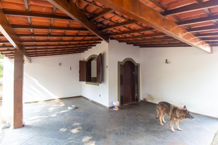 Casa à venda com 720m², 4 quartos e 2 vagas