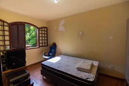 Casa à venda com 720m², 4 quartos e 2 vagas