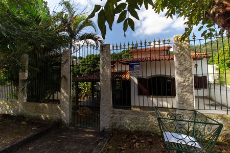 Casa à venda com 720m², 4 quartos e 2 vagas