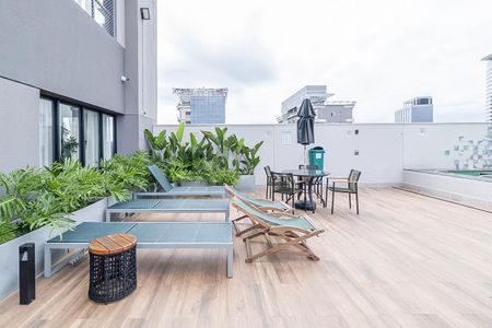 Studio para alugar com 24m², 1 quarto e sem vaga Studio para alugar com 24m², 1 quarto e sem vagaÁrea comum - Piscina