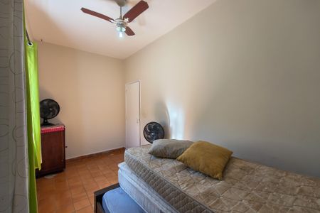 Casa para alugar com 200m², 2 quartos e 2 vagasQuarto