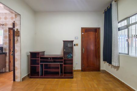 Casa para alugar com 200m², 2 quartos e 2 vagasSala