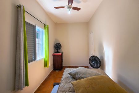 Casa para alugar com 200m², 2 quartos e 2 vagasQuarto