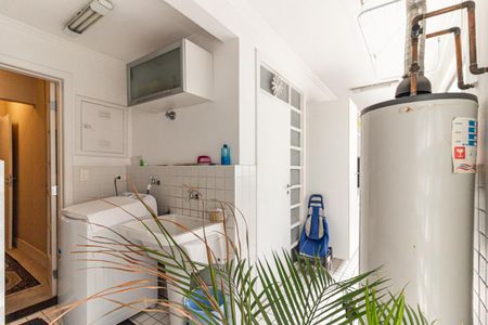 Apartamento à venda com 200m², 3 quartos e 1 vagaÁrea de Serviço
