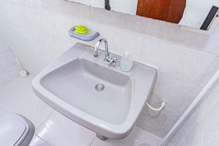 Casa para alugar com 100m², 2 quartos e 2 vagas Casa para alugar com 100m², 2 quartos e 2 vagasBanheiro