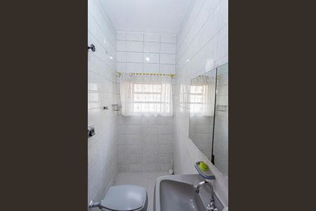 Casa para alugar com 100m², 2 quartos e 2 vagas Casa para alugar com 100m², 2 quartos e 2 vagasBanheiro