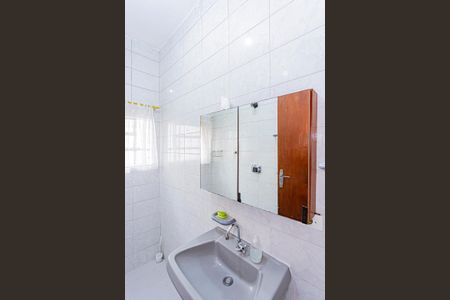 Casa para alugar com 100m², 2 quartos e 2 vagas Casa para alugar com 100m², 2 quartos e 2 vagasBanheiro