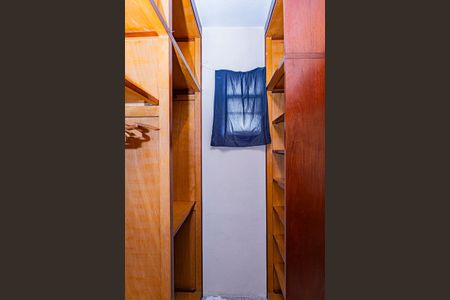 Casa para alugar com 100m², 2 quartos e 2 vagas Casa para alugar com 100m², 2 quartos e 2 vagasCloset suite