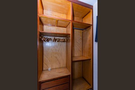 Casa para alugar com 100m², 2 quartos e 2 vagas Casa para alugar com 100m², 2 quartos e 2 vagasCloset suite