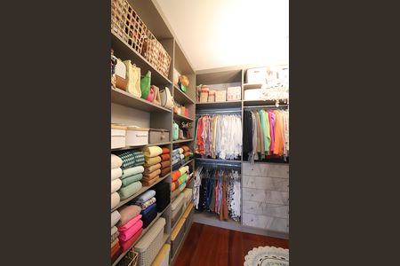 Casa à venda com 153m², 2 quartos e 2 vagasSuíte 1 Closet