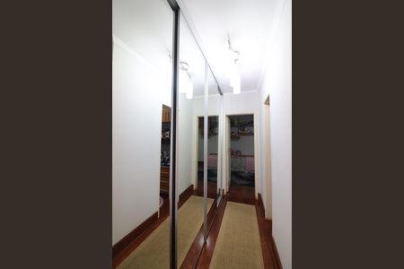 Casa à venda com 153m², 2 quartos e 2 vagasCorredor