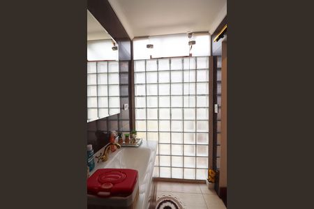 Casa à venda com 153m², 2 quartos e 2 vagasSuíte 1 Banheiro 