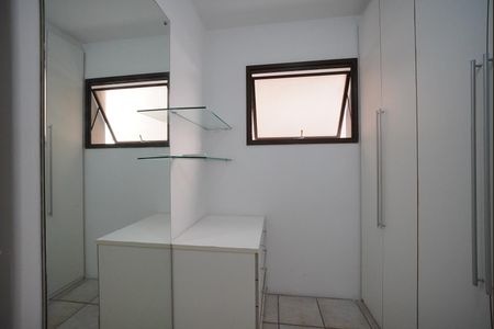 Apartamento para alugar com 170m², 4 quartos e 2 vagasCloset da suíte