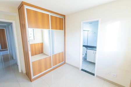 Apartamento à venda com 160m², 3 quartos e 3 vagas Apartamento à venda com 160m², 3 quartos e 3 vagasSuíte