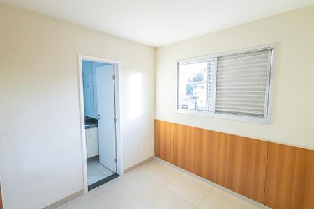 Apartamento à venda com 160m², 3 quartos e 3 vagas Apartamento à venda com 160m², 3 quartos e 3 vagasSuíte