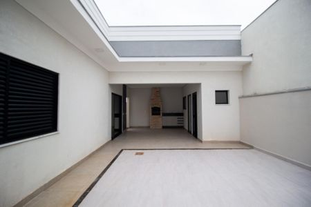 Casa de condomínio para alugar com 174m², 3 quartos e 2 vagasQuintal