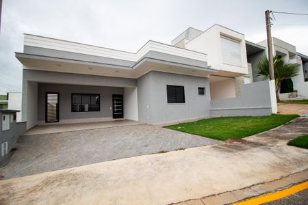 Casa de condomínio para alugar com 174m², 3 quartos e 2 vagasFachada