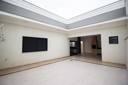 Casa de condomínio para alugar com 174m², 3 quartos e 2 vagasQuintal