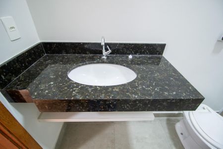 Casa de condomínio para alugar com 174m², 3 quartos e 2 vagasBanheiro da Suíte 3