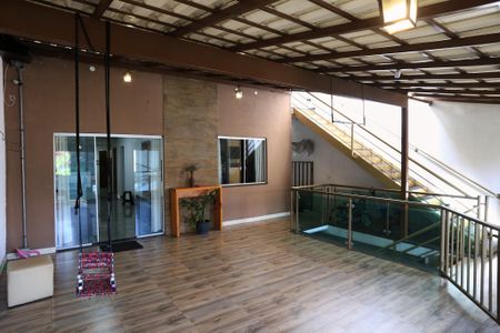 Casa para alugar com 300m², 3 quartos e 1 vaga Casa para alugar com 300m², 3 quartos e 1 vagaVaranda da Sala