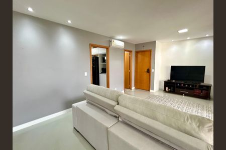 Apartamento à venda com 96m², 2 quartos e 2 vagasSala