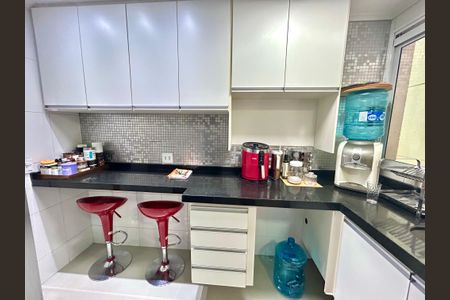 Apartamento à venda com 96m², 2 quartos e 2 vagasCozinha