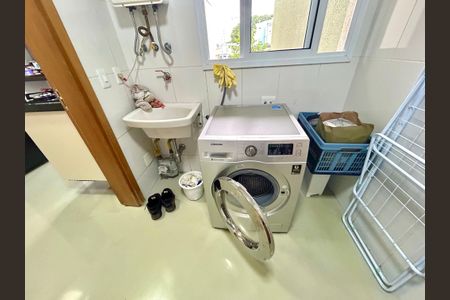 Apartamento à venda com 96m², 2 quartos e 2 vagasÁrea de Serviço