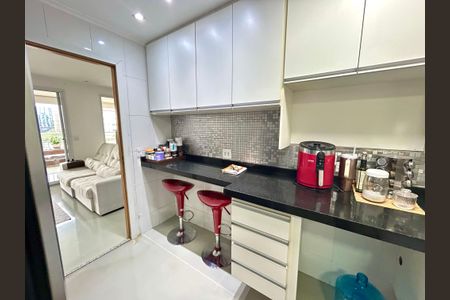 Apartamento à venda com 96m², 2 quartos e 2 vagasCozinha
