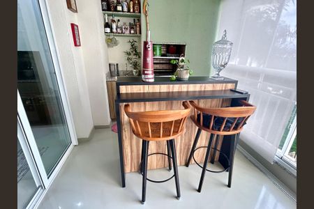 Apartamento à venda com 96m², 2 quartos e 2 vagasVaranda da Sala