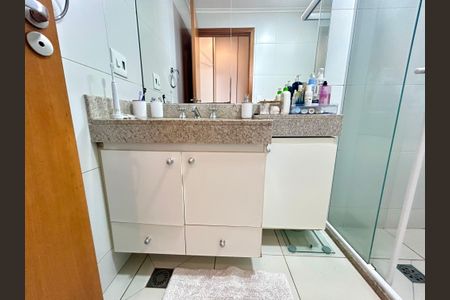 Apartamento à venda com 96m², 2 quartos e 2 vagasBanheiro da Suíte